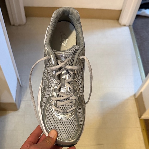 New Balance Silver Mens 740 - Picture 8 of 11